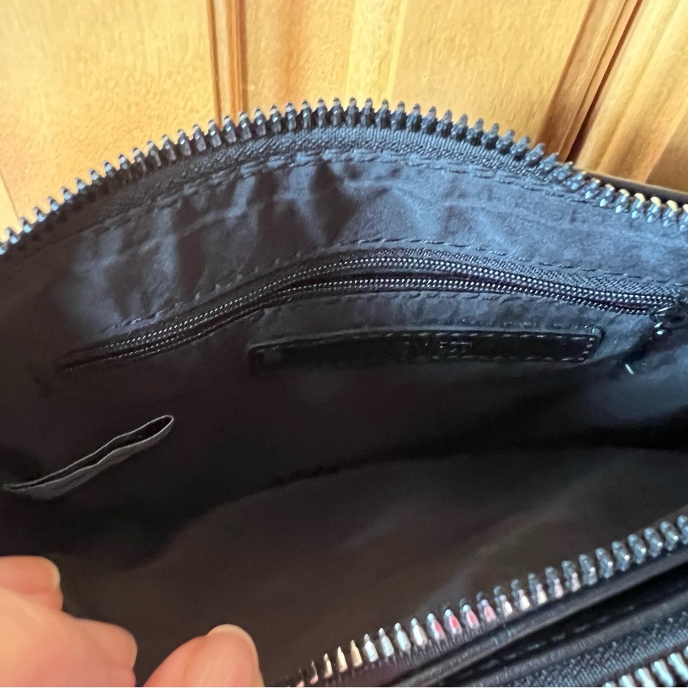 Nine West crossbody bag. - Picture 2 of 5